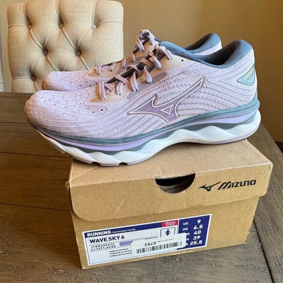 Mizuno Wave Sky 6 Women's Size 9 EU 40 Lavender White Gray Running Walking - Picture 1 of 16